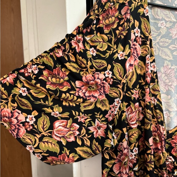 “The Royal Curtain” Size 6 Torrid Floral Dress with Pink and Gold Accents - Picture 3 of 6